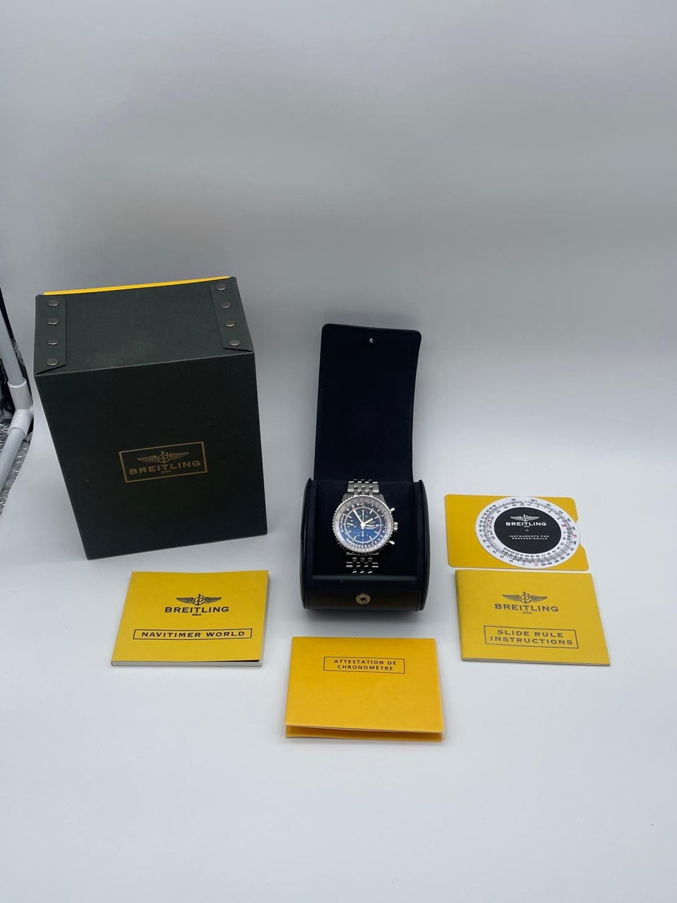 Breitling Navitimer World GMT 46mm Automatik A24322 - Papiere und oder Lieferumfang