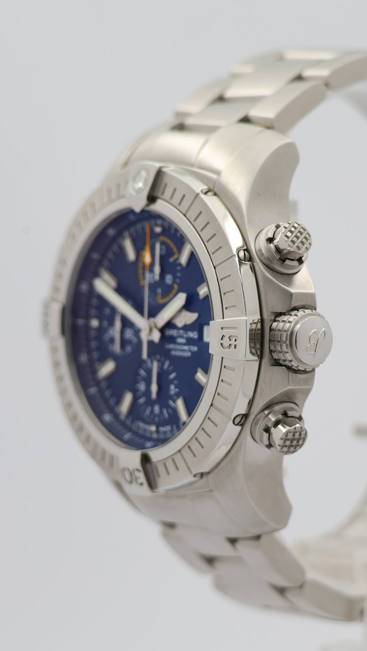 Breitling Avenger Automatik Herrenuhr Blau 45mm A13317 - Detailansicht 7