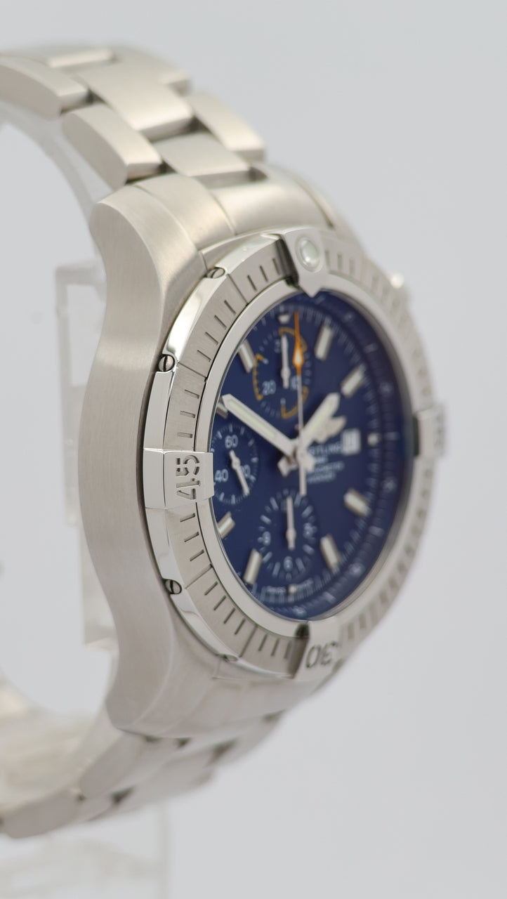 Breitling Avenger Automatik Herrenuhr Blau 45mm A13317 - Detailansicht 8
