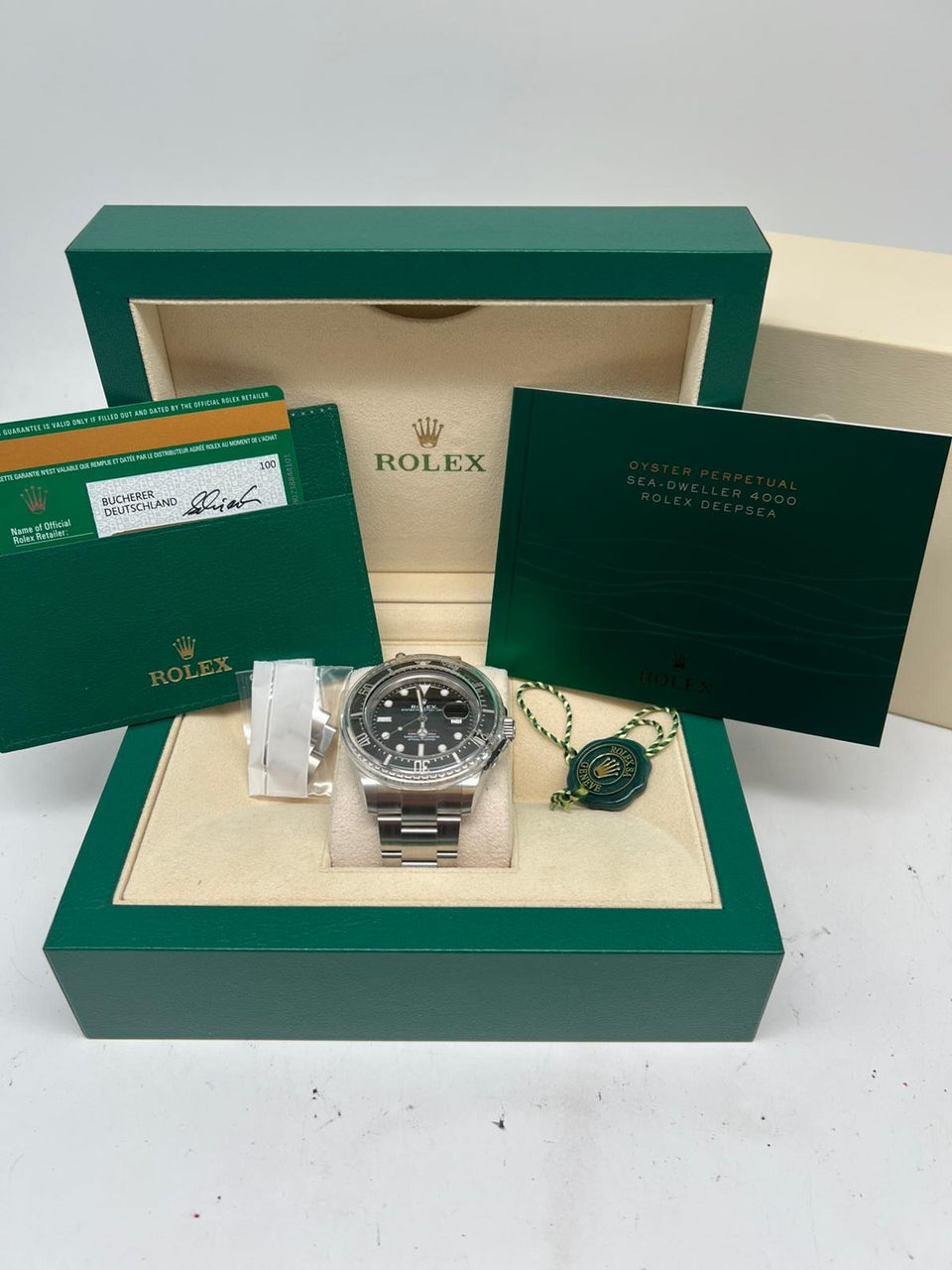 Rolex Sea-Dweller Automatik Herrenuhr Stahl 43mm 126600 - Papiere und oder Lieferumfang