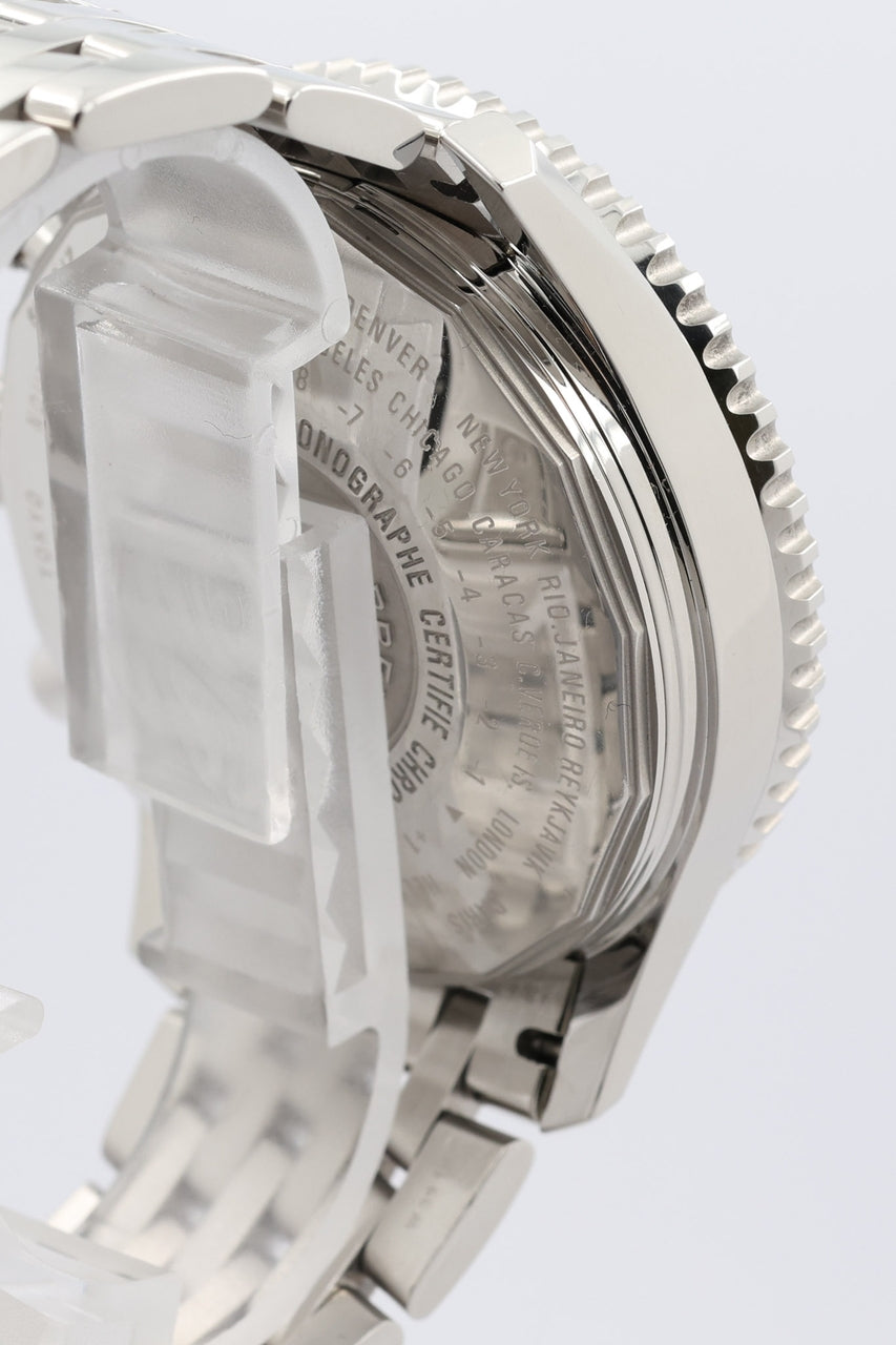 Breitling Navitimer World GMT 46mm Automatik Herrenuhr A24322 - Detailansicht 4