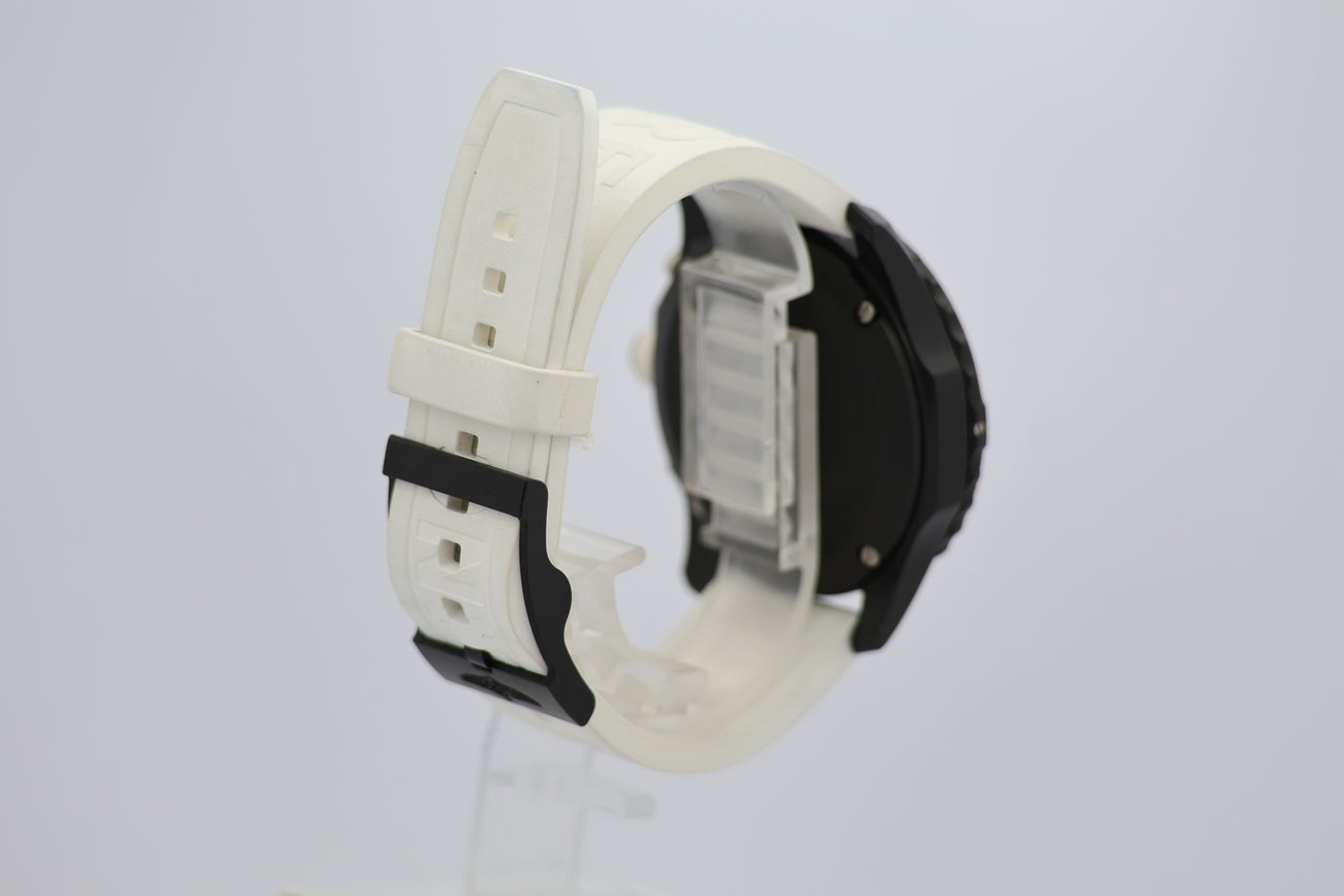 Breitling Endurance Pro Quarz Herrenuhr 44mm X82310 - Detail view 1