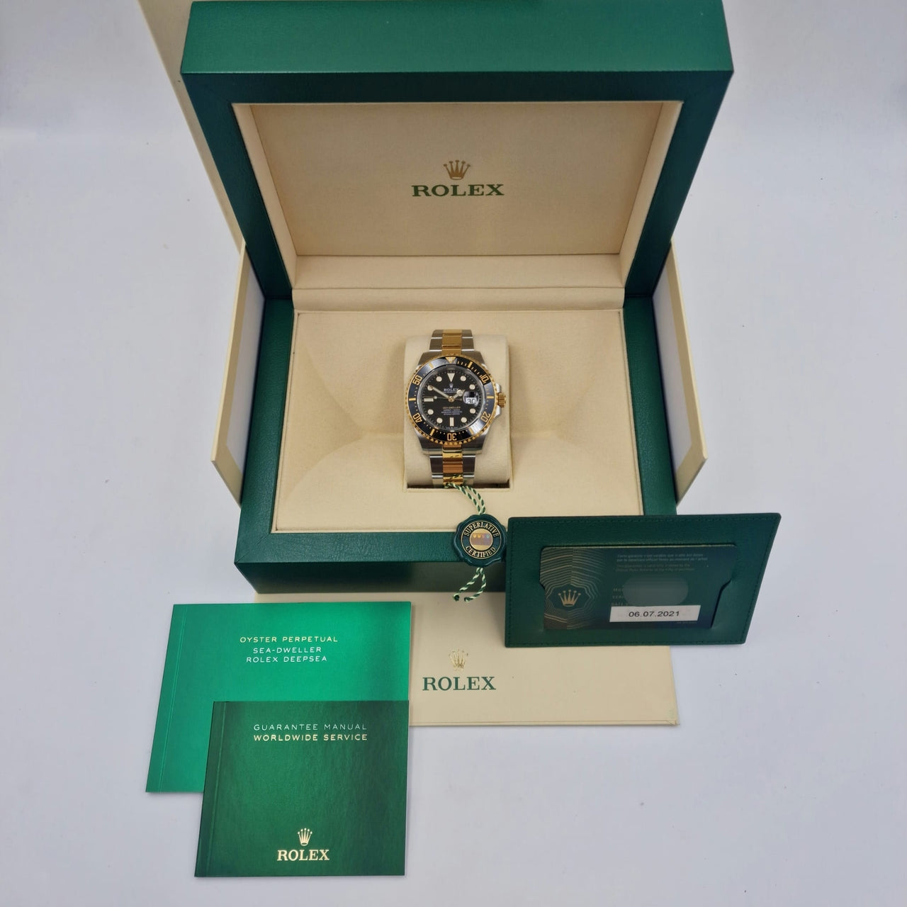 Rolex Sea-Dweller Stahl/Gold Automatik Schwarz 126603 - Papiere und oder Lieferumfang