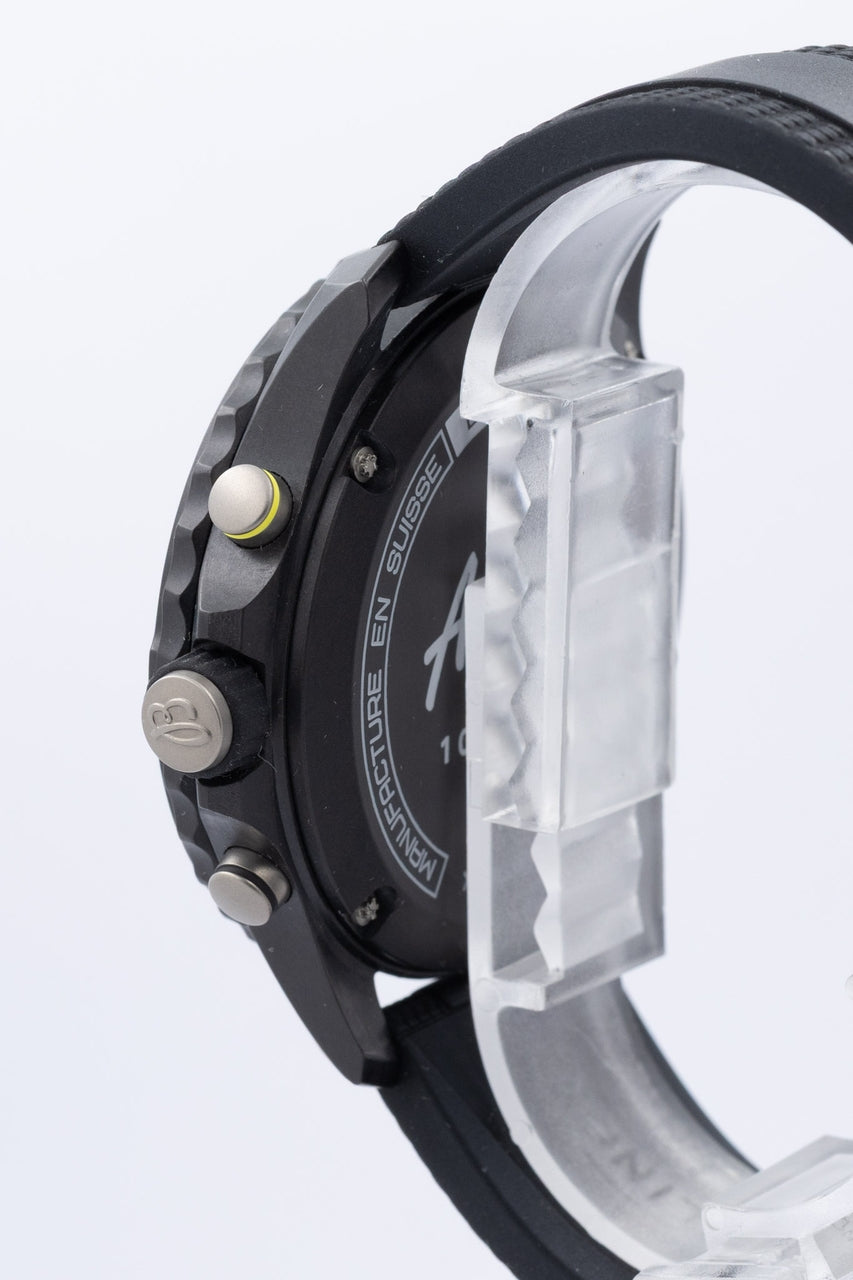 Breitling Endurance Pro Quarz "Air Asia" 44mm X82310 - Detailansicht 4