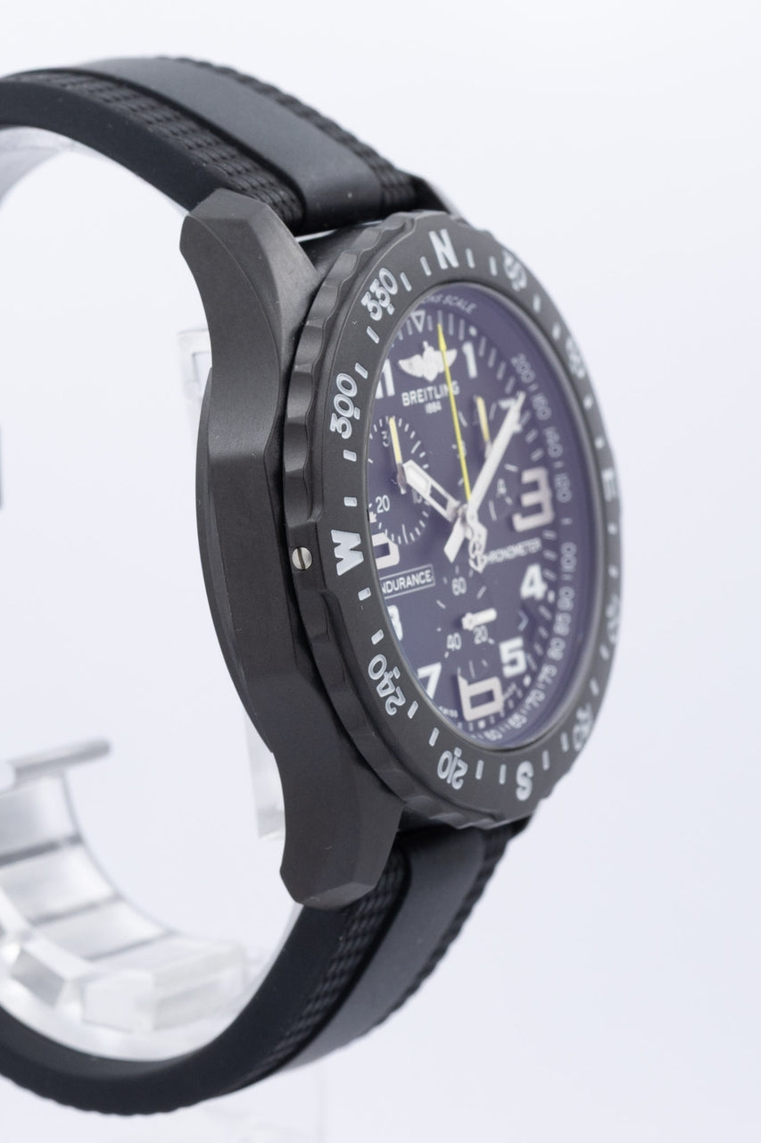 Breitling Endurance Pro Quarz "Air Asia" 44mm X82310 - Detailansicht 2