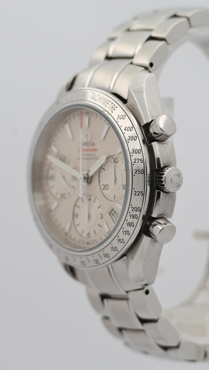 Omega Speedmaster Date 40 Automatik Herrenuhr 32310404002001 - Detailansicht 7