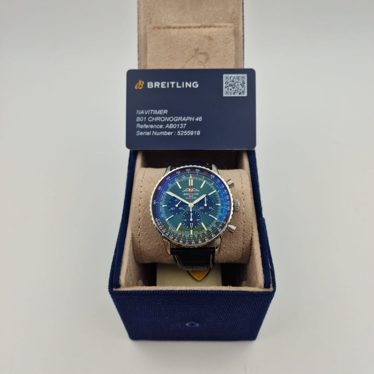 Breitling Navitimer 1 B01 Chronograph Herrenuhr 46mm AB0137 - Papiere und oder Lieferumfang