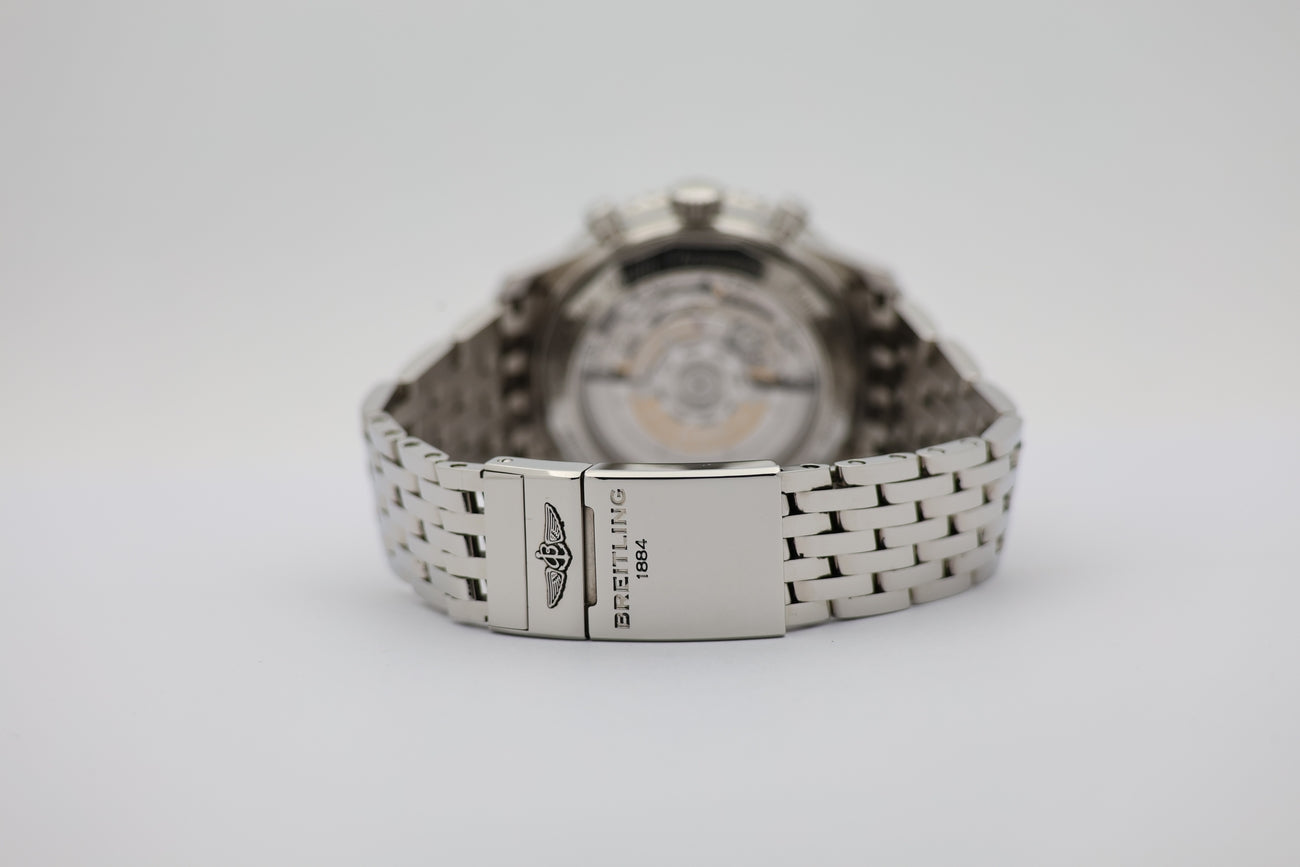 Breitling Navitimer B01 Chronograph "Panda" 43mm AB0121 - Detailansicht 5