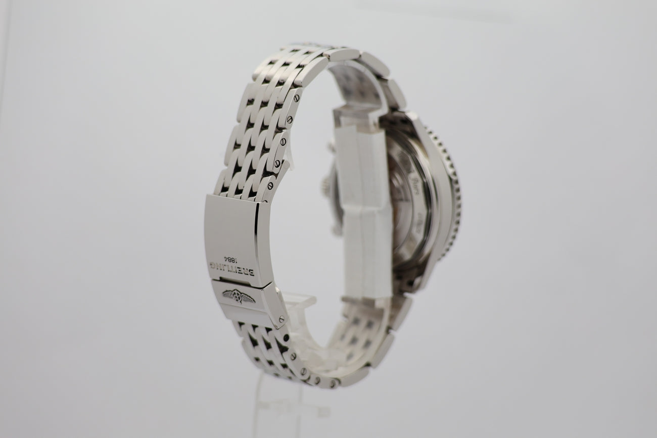 Breitling Navitimer B01 Chronograph "Panda" 43mm AB0121 - Detailansicht 1