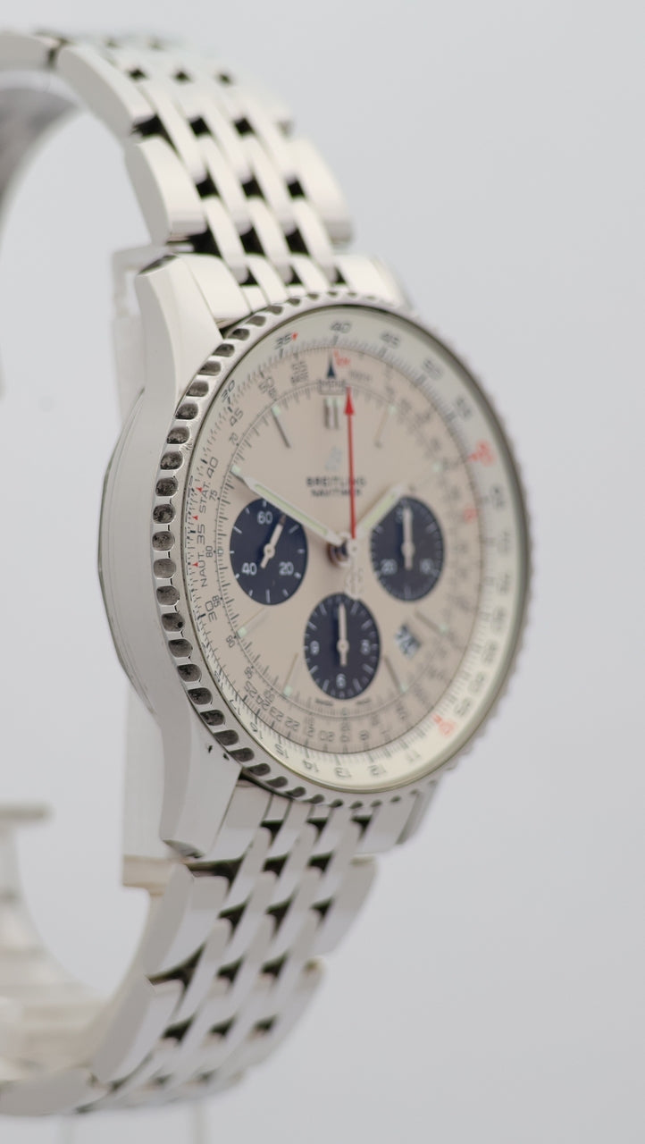 Breitling Navitimer B01 Chronograph "Panda" 43mm AB0121 - Detailansicht 8