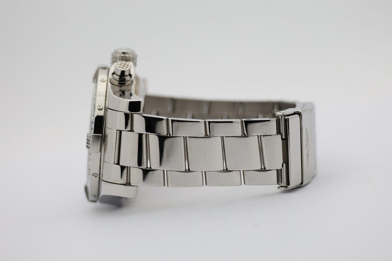 Breitling Avenger II Automatik 43mm A13381 - Detail view 3