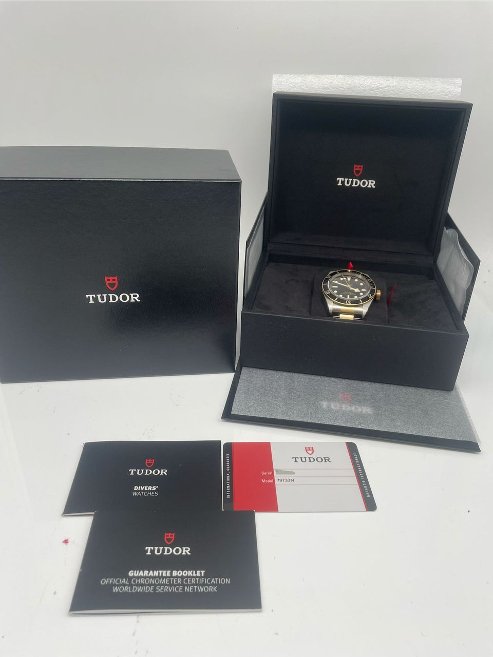 Tudor Black Bay Stahl/Gold Automatik Herrenuhr 79733N - Papiere und oder Lieferumfang