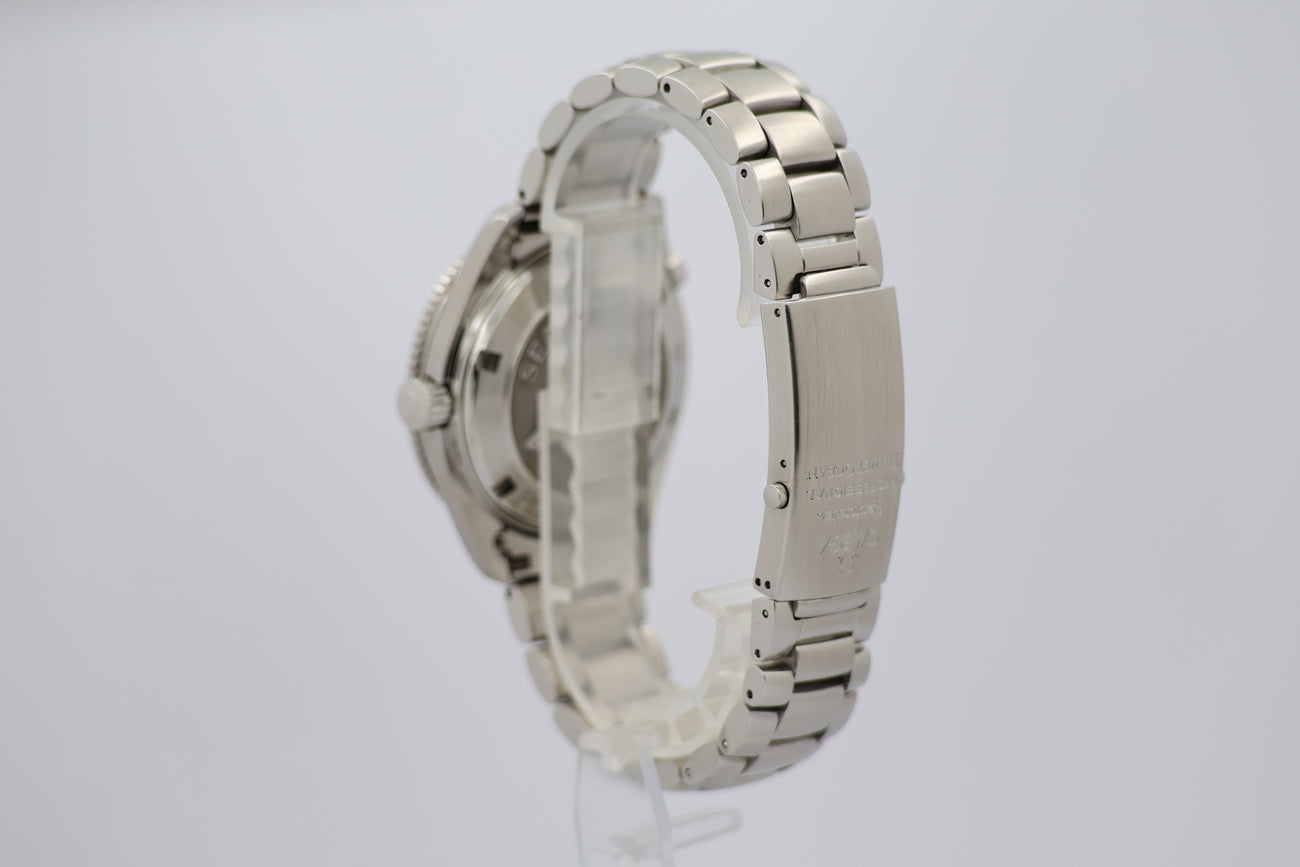 Omega Seamaster Planet Ocean Automatik Herrenuhr 22015100 - Detail view 2