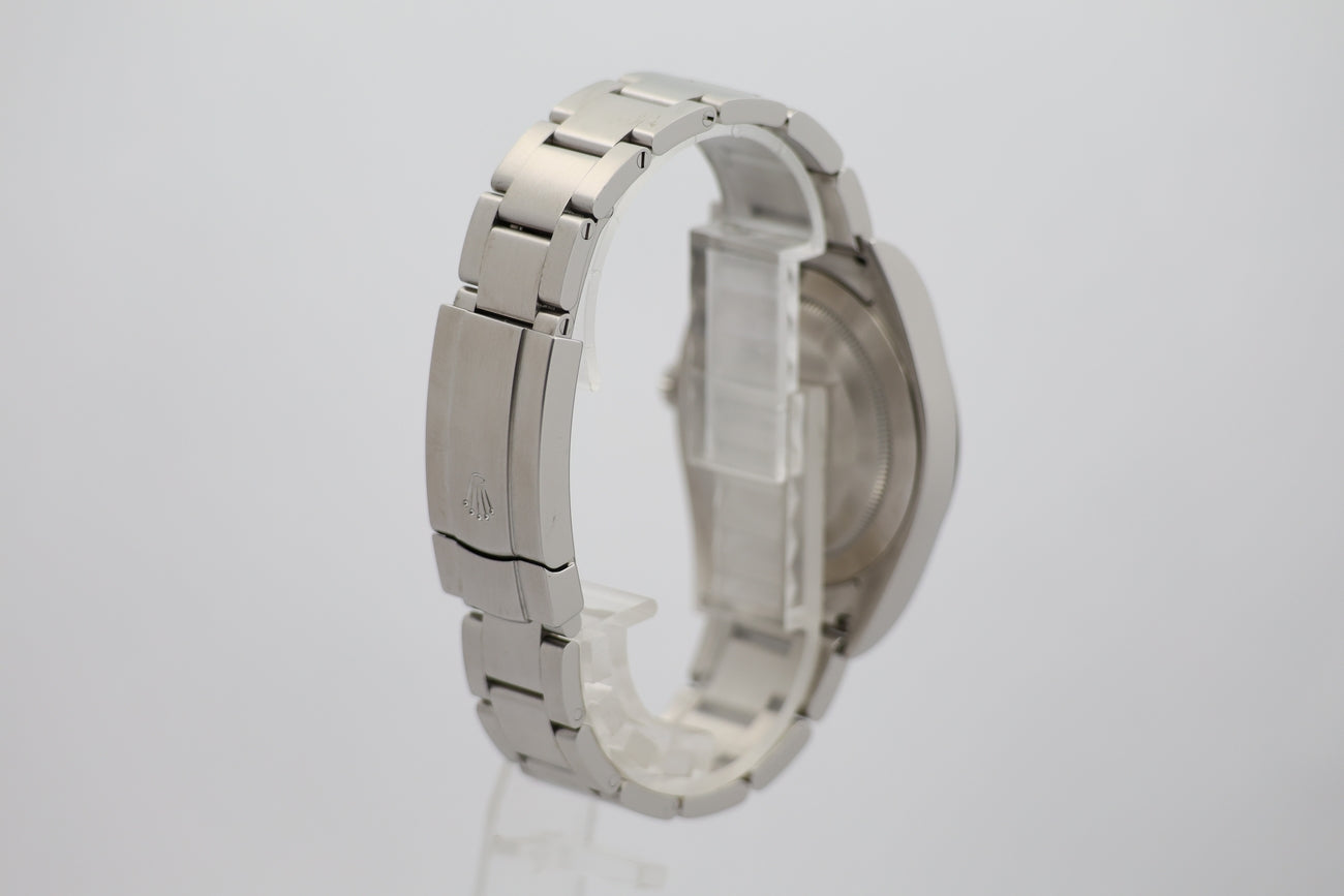 Rolex Oyster Perpetual Automatik 39mm 114300 - Detailansicht 1