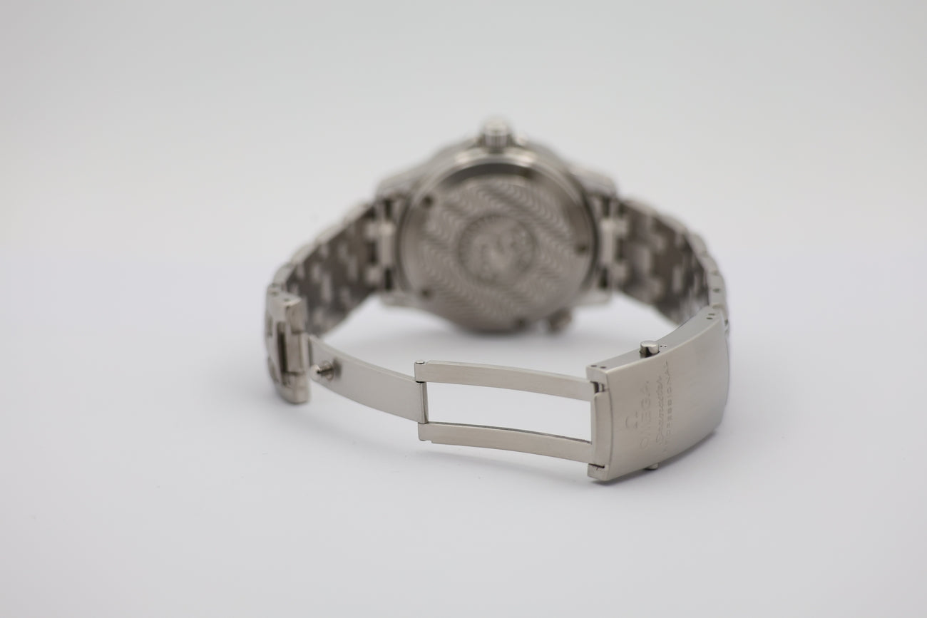 Omega Seamaster Diver 300 M Quarz 25618000 - Detailansicht 6