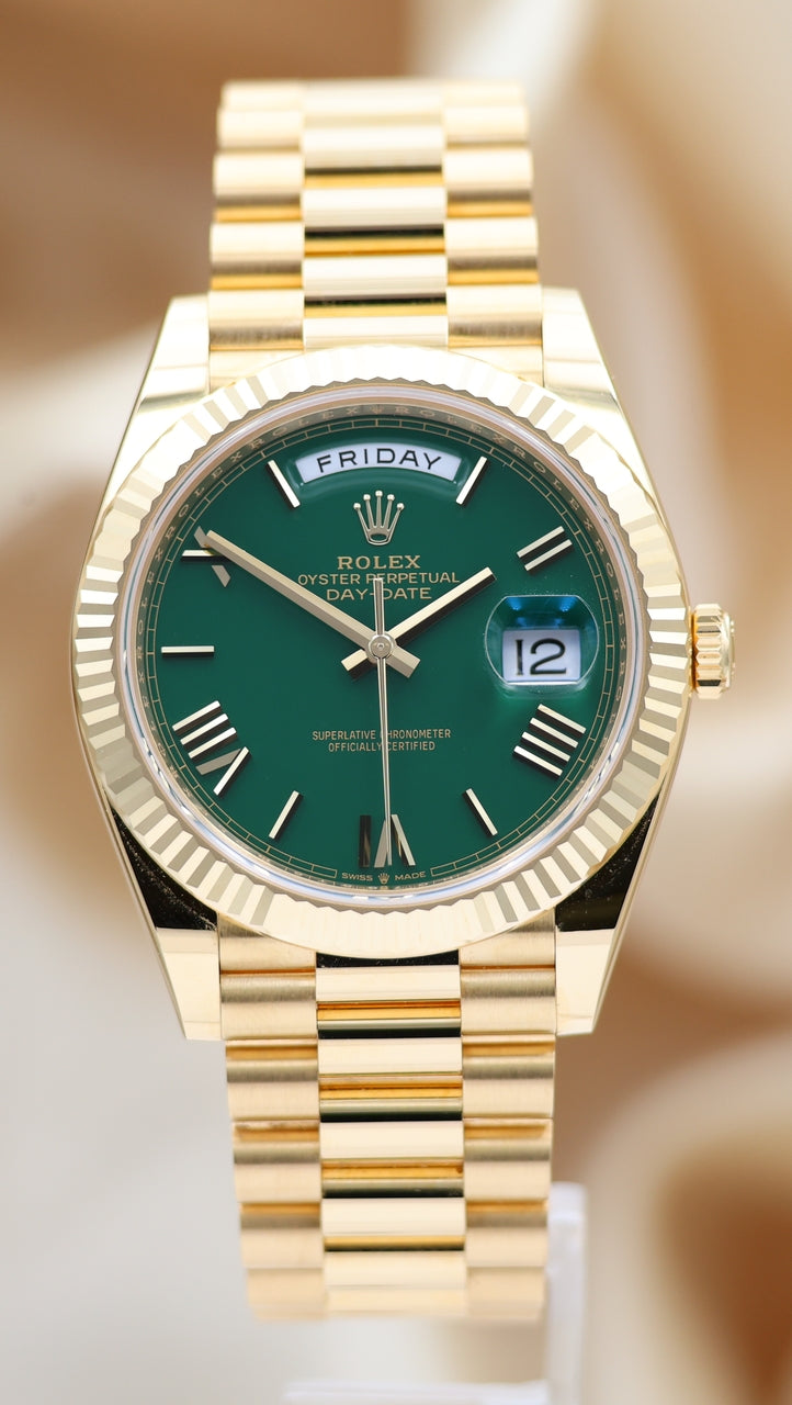 Rolex Day-Date 40 Green-Dial Automatik Ungetragen 228238 Box + og. Papiere