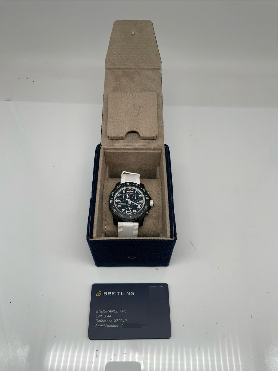 Breitling Endurance Pro 44mm Quarz X82310 - Papiere und oder Lieferumfang