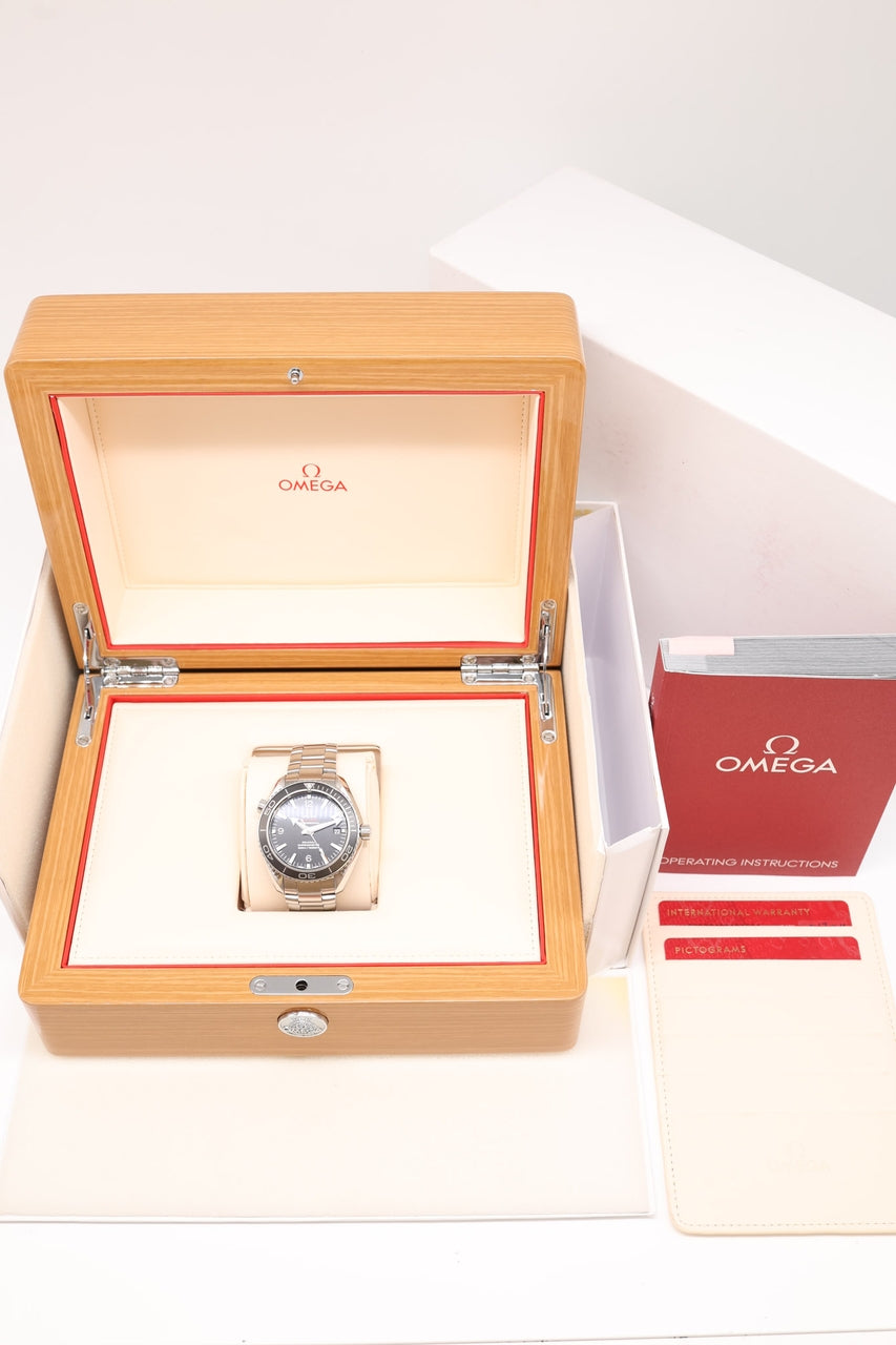 Omega Seamaster Planet Ocean Automatik Herrenuhr 42mm 23230422101001 - Detailansicht 10