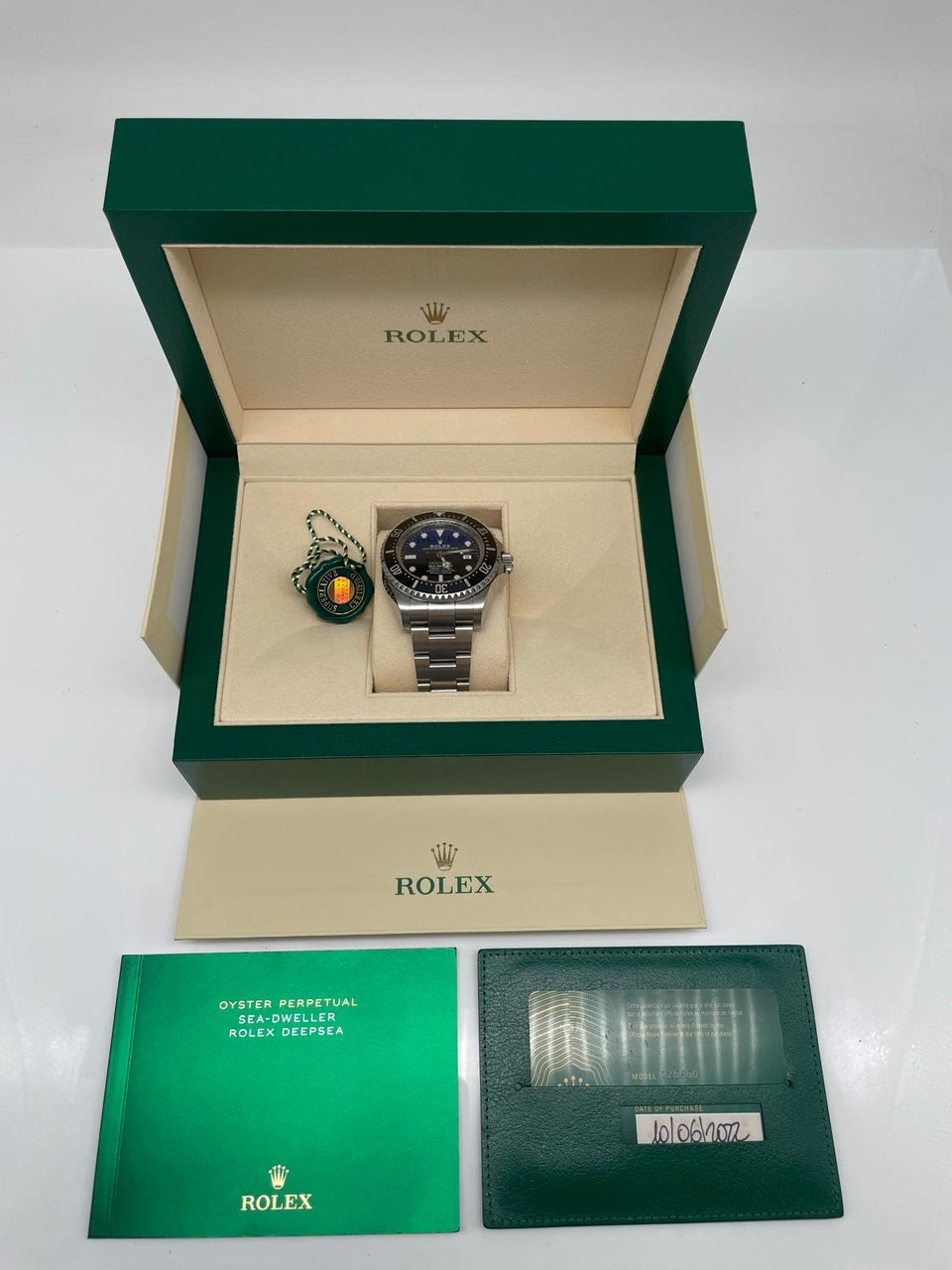 Rolex Sea-Dweller Deepsea 44mm Automatik 126660 - Papiere und oder Lieferumfang