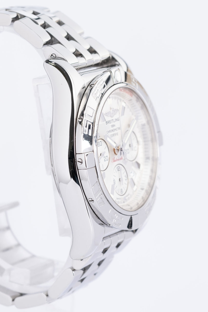 Breitling Chronomat 44 Automatik B01 AB0110 - Detailansicht 1