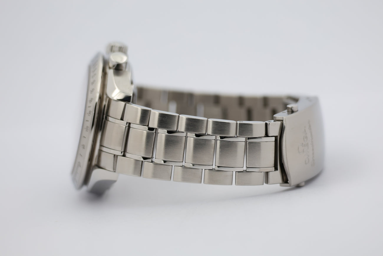 Omega Speedmaster Date 40mm Automatik 32113000 - Detail view 3