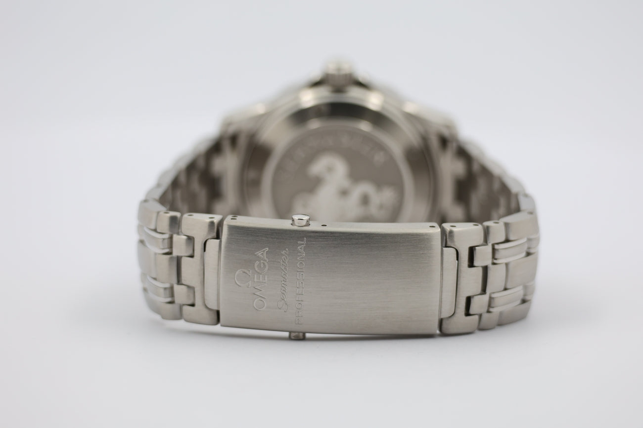 Omega Seamaster Diver 300m 36mm Automatik Herrenuhr 22228000 - Detailansicht 5