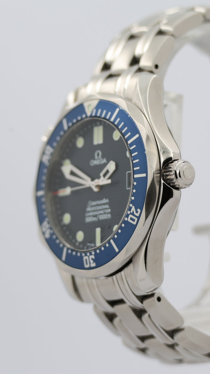 Omega Seamaster Diver 300m 36mm Automatik Herrenuhr 22228000 - Detailansicht 7