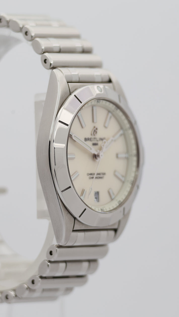 Breitling Chronomat 32mm Quarz Damenuhr A77310 - Detail view 8