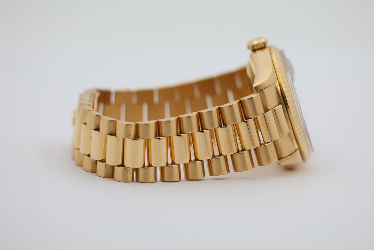 Rolex Day-Date 36 President 18K Gelbgold Automatik 18238 - Detail view 4