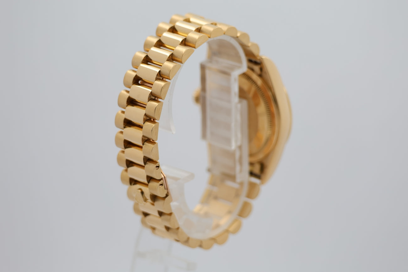 Rolex Day-Date 36 President 18K Gelbgold Automatik 18238 - Detail view 1