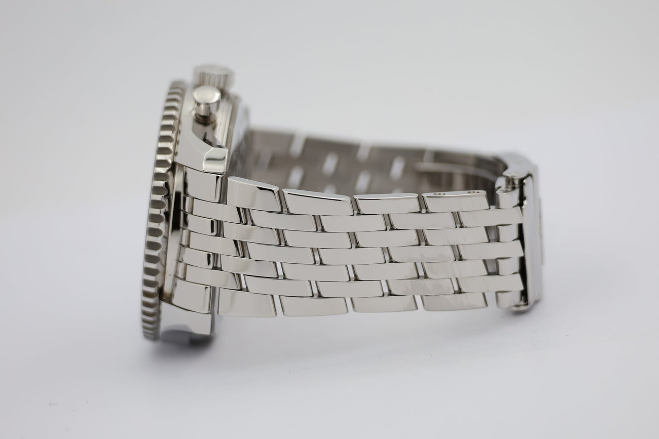 Breitling Navitimer World GMT 46mm Automatik Herrenuhr A24322 - Detailansicht 3