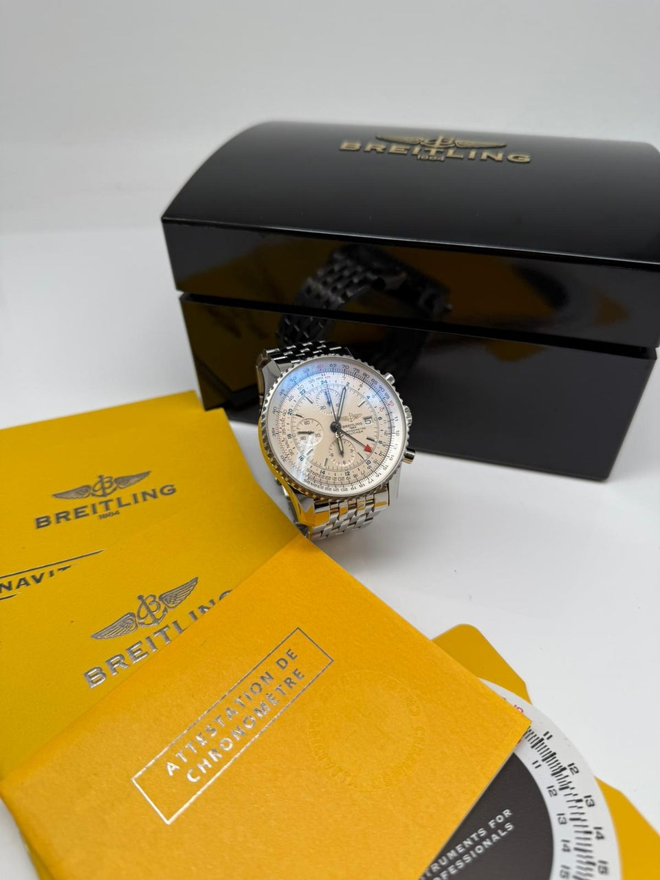 Breitling Navitimer World GMT 46mm Automatik Herrenuhr  A24322 - Papiere und oder Lieferumfang