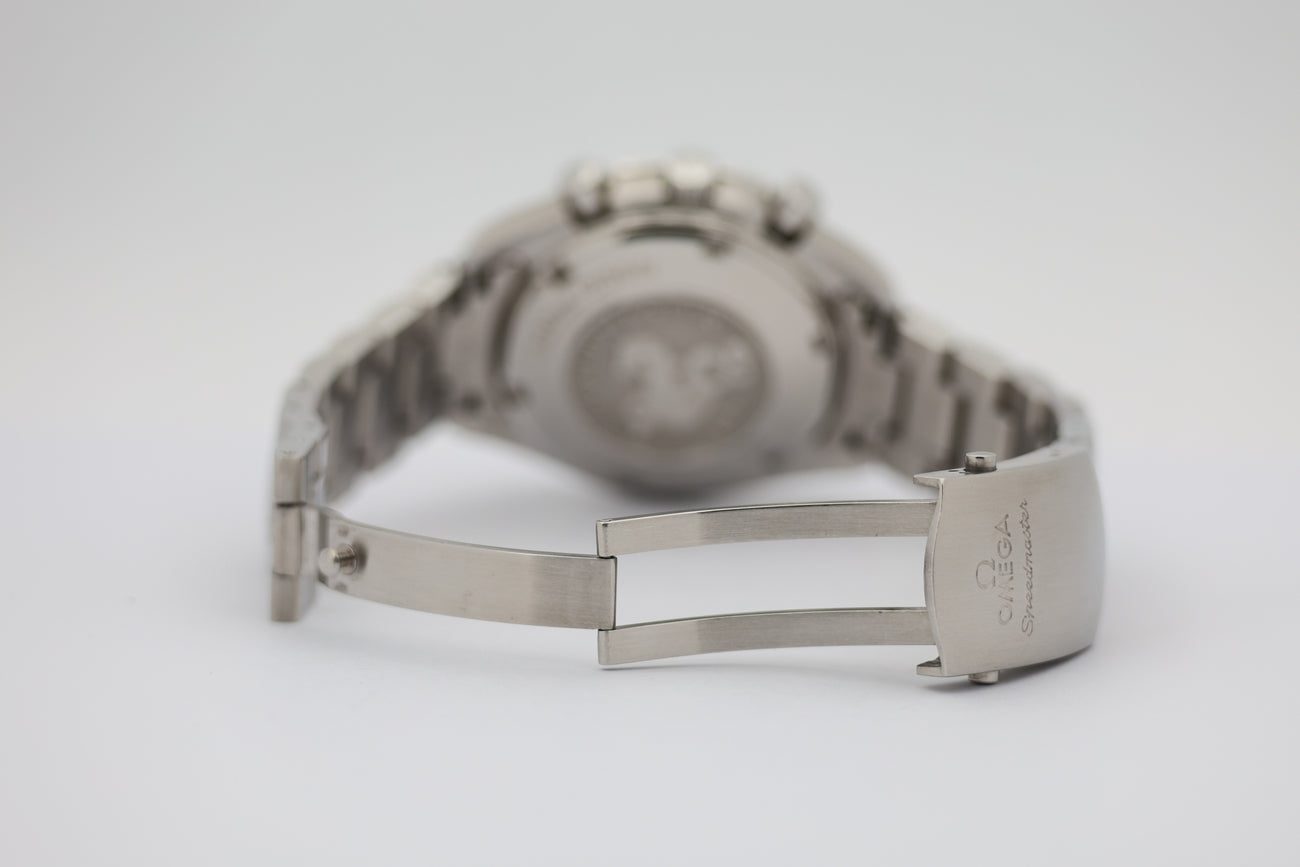 Omega Speedmaster Date Panda 40mm Automatik 32113100 - Detailansicht 6
