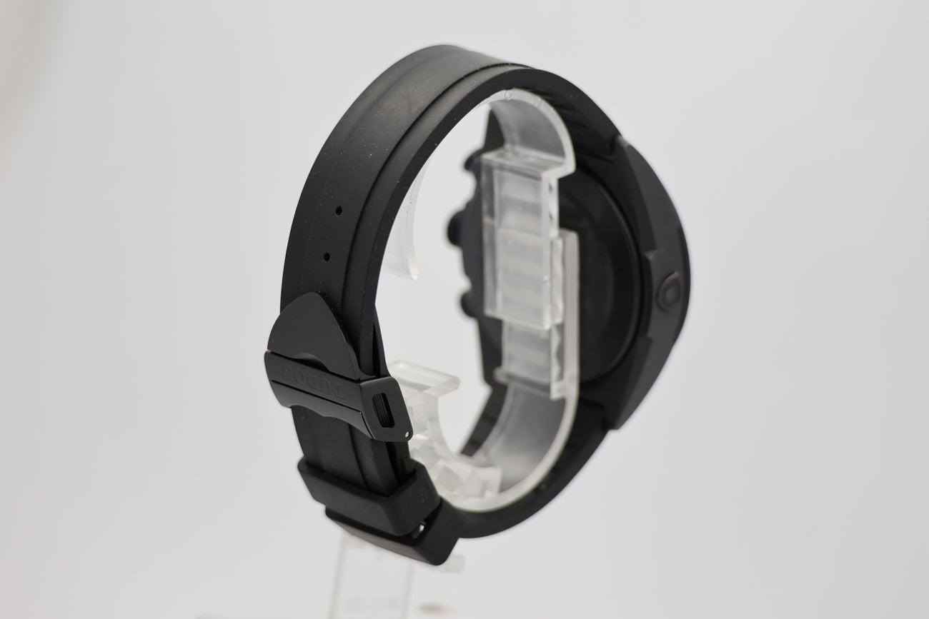 Tudor Fastrider Black Shield Automatik Herrenuhr Kautschuk 42mm 42000C - Detailansicht 1