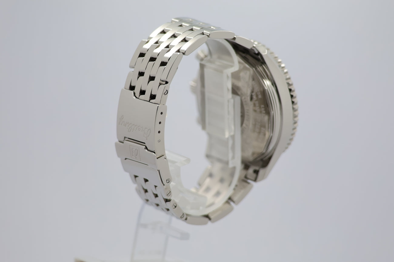 Breitling Navitimer World GMT 46mm Automatik A24322 - Detailansicht 1