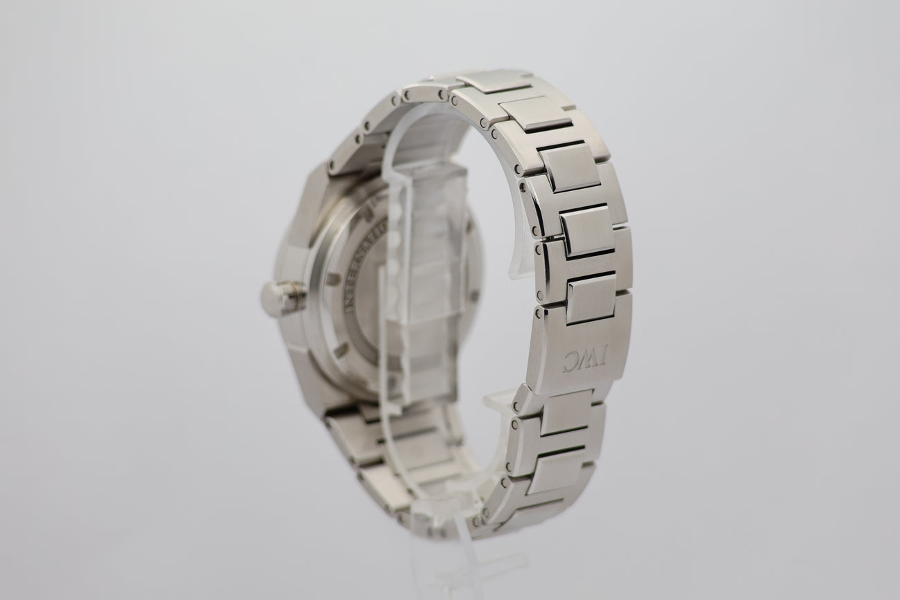 IWC Ingenieur Automatik 42mm Herrenuhr IW322701 - Detailansicht 2