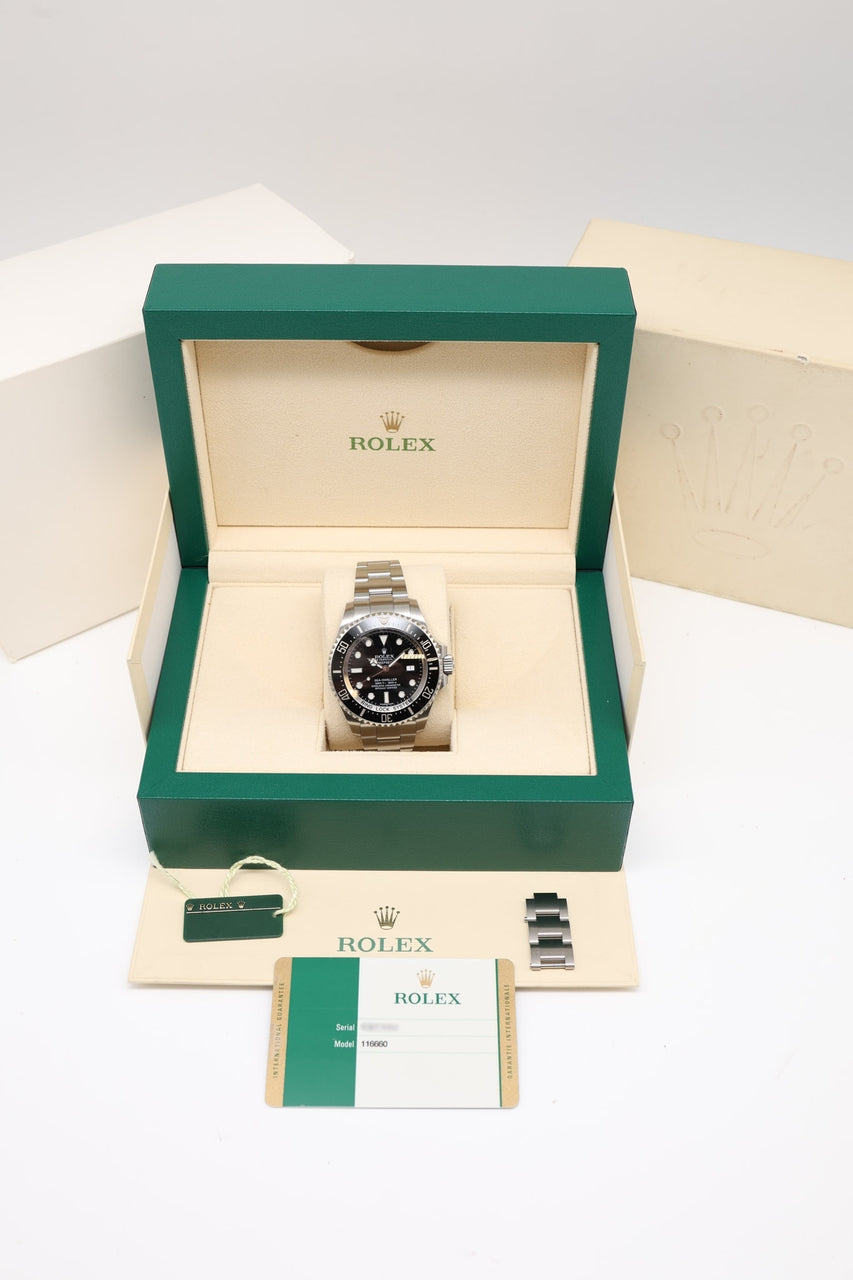Rolex Sea-Dweller Deepsea 44mm 2015 Automatik 116660 - Papiere und oder Lieferumfang
