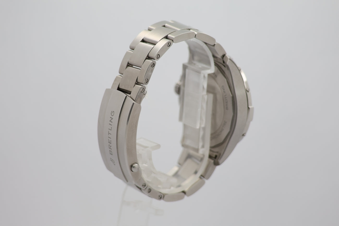 Breitling Avenger Automatik 42mm A17328 - Detail view 8