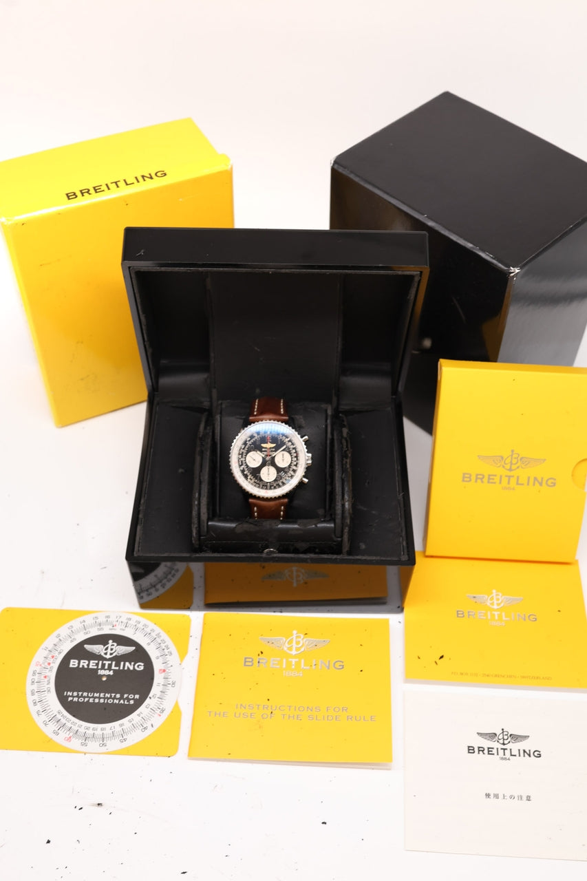 Breitling Navitimer 01 Automatik Herrenuhr 43mm AB0120 - Papiere und oder Lieferumfang