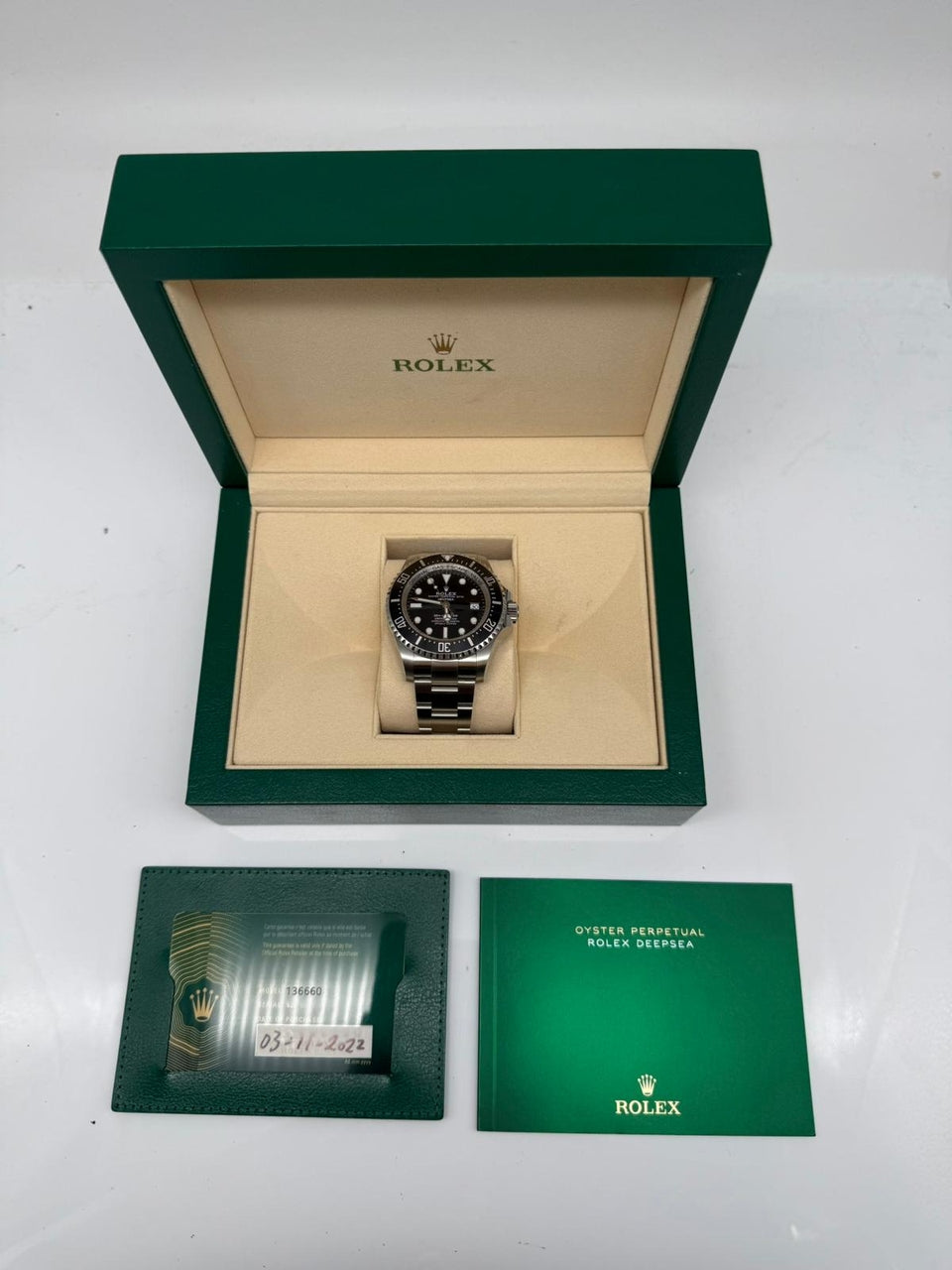 Rolex Sea-Dweller Deepsea 44mm Automatik 136660 - Papiere und oder Lieferumfang