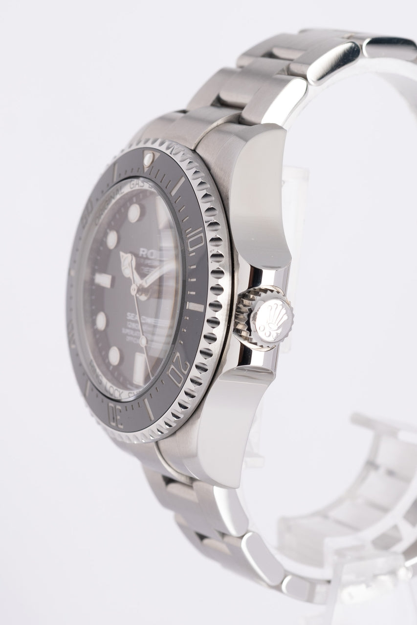Rolex Sea-Dweller Deepsea 44mm Automatik Herrenuhr 2023 136660 - Detailansicht 2