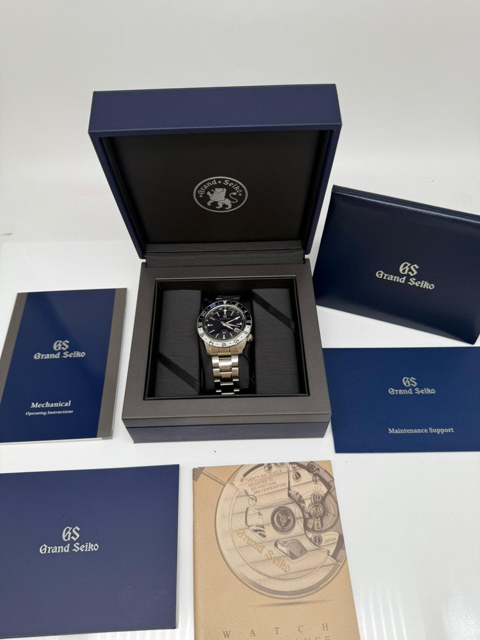 Grand Seiko Sports Collection 44mm Automatik 9S86-00K0 - Papiere und oder Lieferumfang