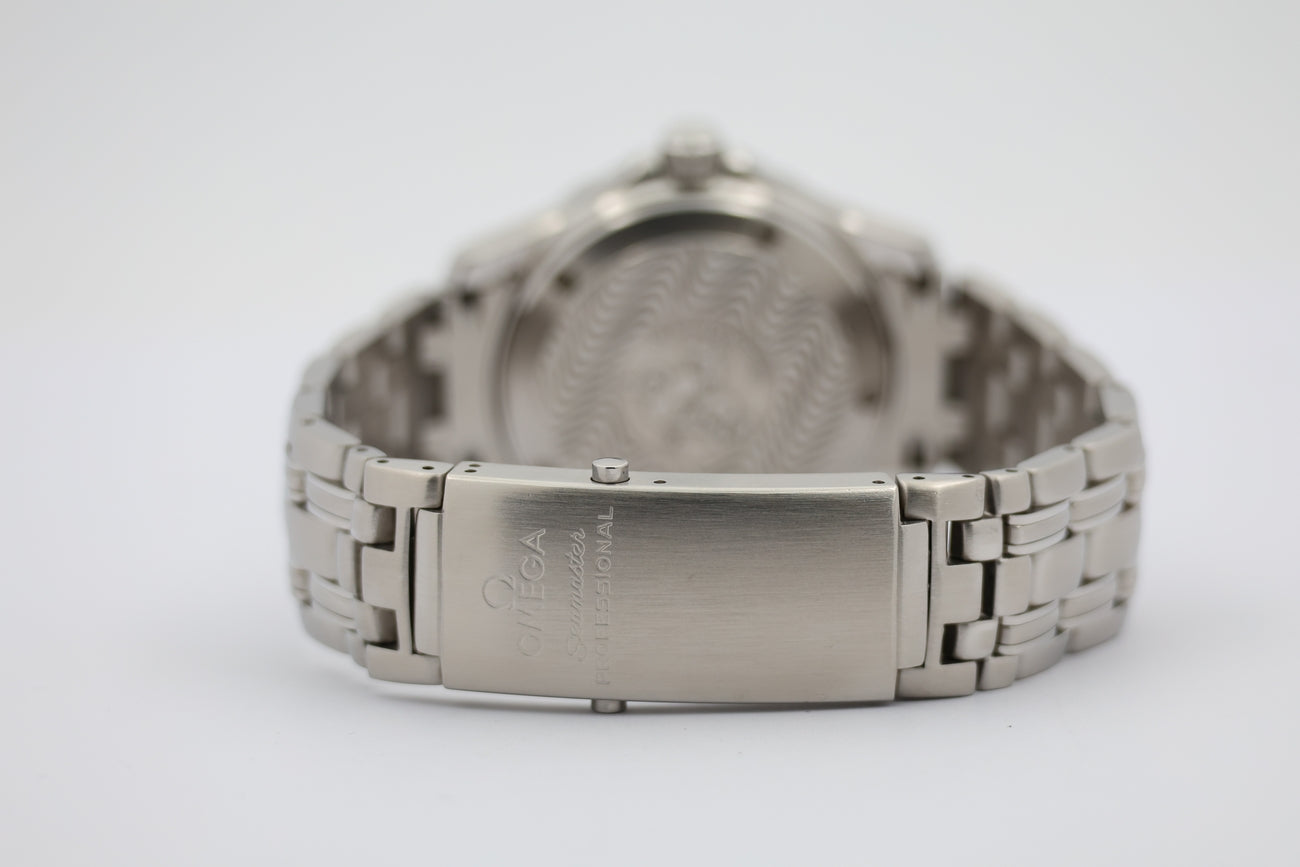 Omega Seamaster Diver 300m Quarz 36mm 25618000 - Detailansicht 5