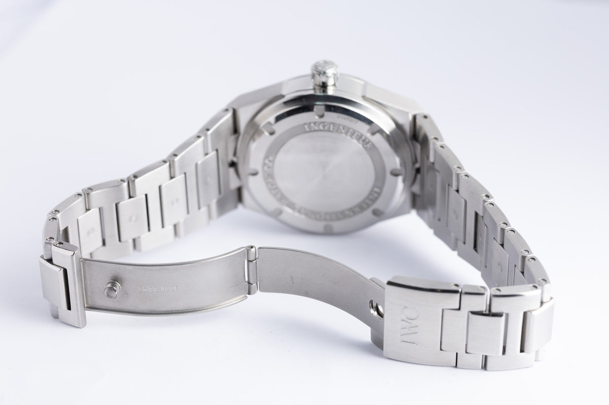 IWC Ingenieur Automatik 42mm Herrenuhr IW322701 - Detailansicht 8