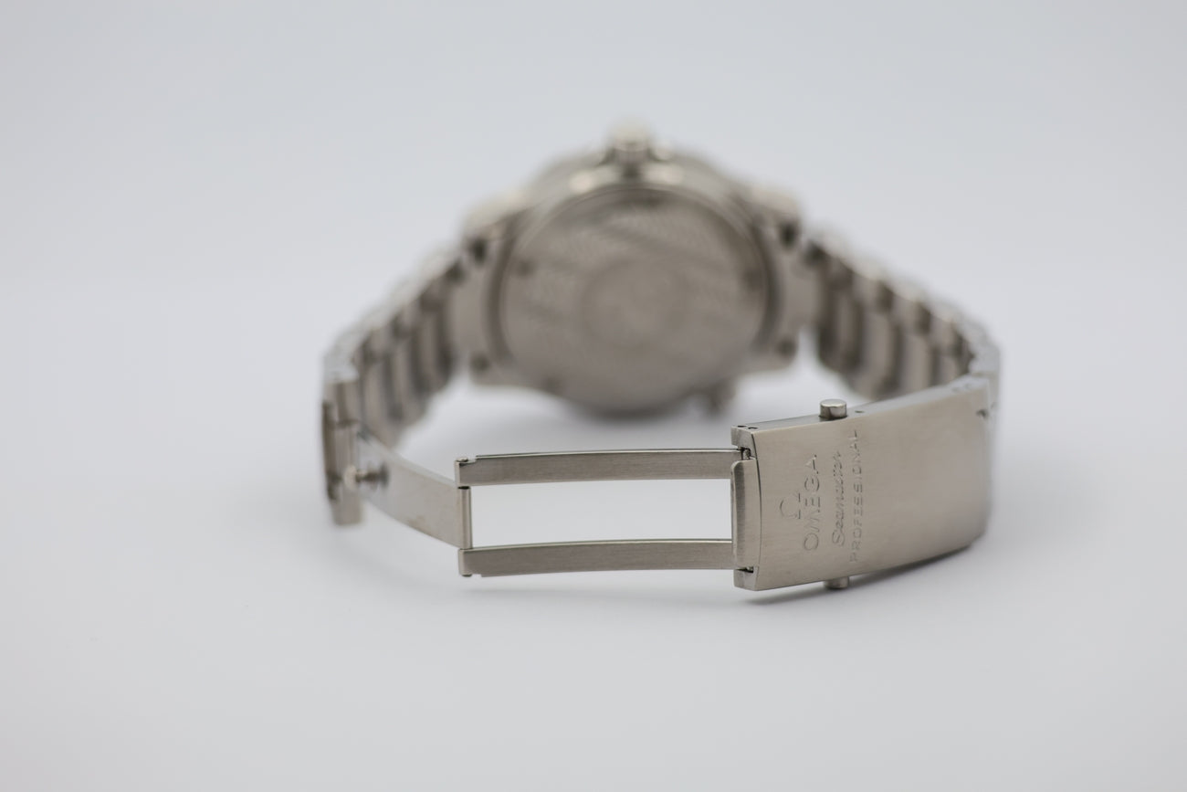 Omega Seamaster Diver 300m 36mm Quarz 22625000 - Detail view 6