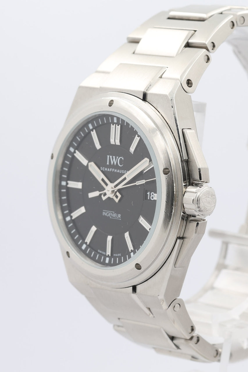 IWC Ingenieur 40mm Automatik Herrenuhr IW323902 - Detailansicht 1