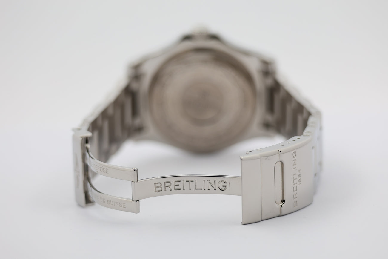 Breitling Avenger II GMT Perlmutt-Blatt 43mm Automatik A32390 - Detailansicht 6