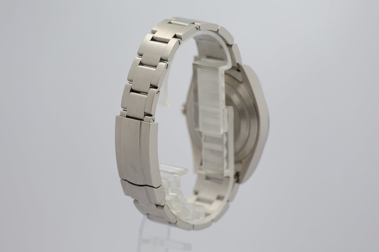 Rolex Oyster Perpetual Automatik 39mm 114300 - Detail view 1