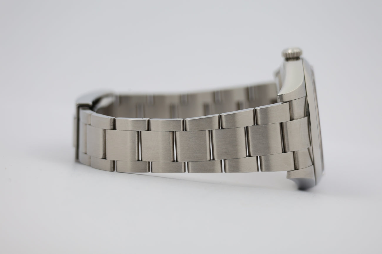 Rolex Oyster Perpetual Automatik 39mm 114300 - Detail view 4