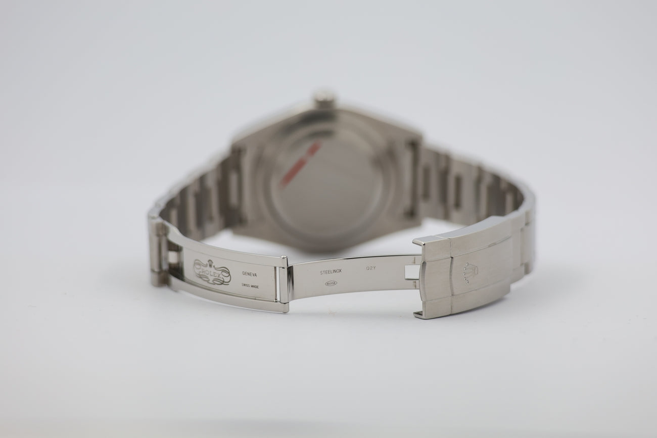 Rolex Oyster Perpetual Automatik 39mm 114300 - Detail view 6